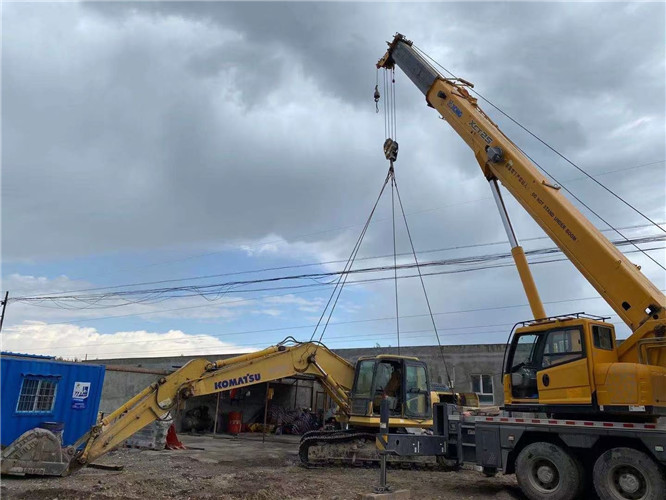 忠县25吨吊车的工作半径是多少？