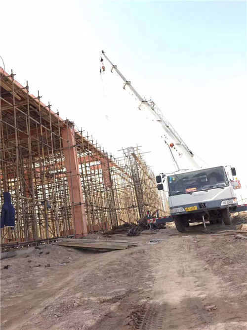 忠县吊车作业的安全注意事项有哪些？