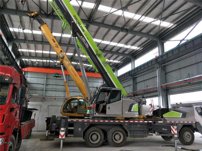 忠县高空车出租需要注意哪些安全事项？