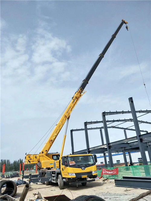 忠县超高层建筑钢结构吊装案例